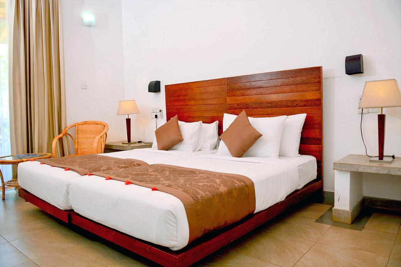 Amaranthe Bay Resort & Spa Trikunamalaja Zewnętrze zdjęcie
