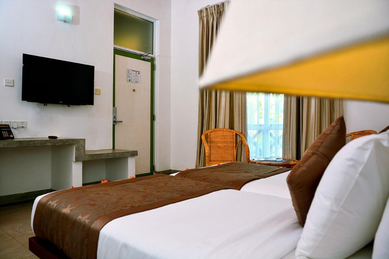 Amaranthe Bay Resort & Spa Trikunamalaja Zewnętrze zdjęcie