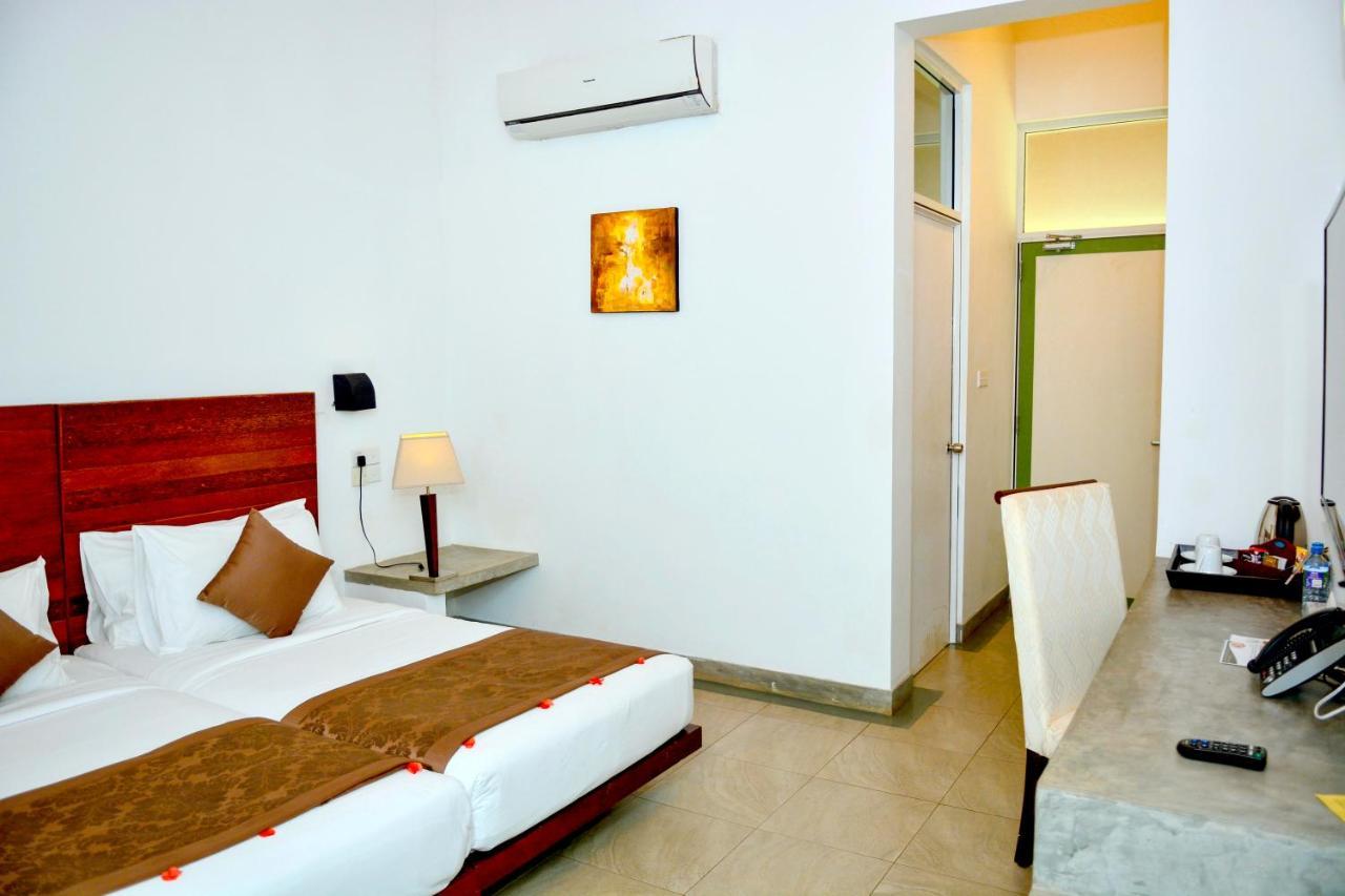Amaranthe Bay Resort & Spa Trikunamalaja Zewnętrze zdjęcie