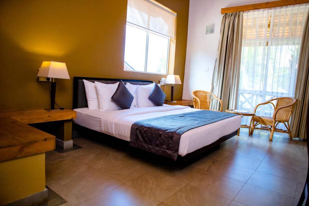 Amaranthe Bay Resort & Spa Trikunamalaja Zewnętrze zdjęcie