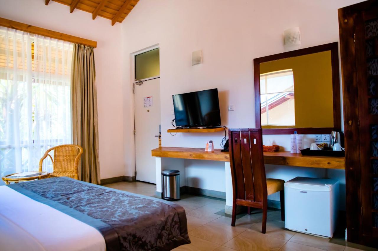 Amaranthe Bay Resort & Spa Trikunamalaja Zewnętrze zdjęcie